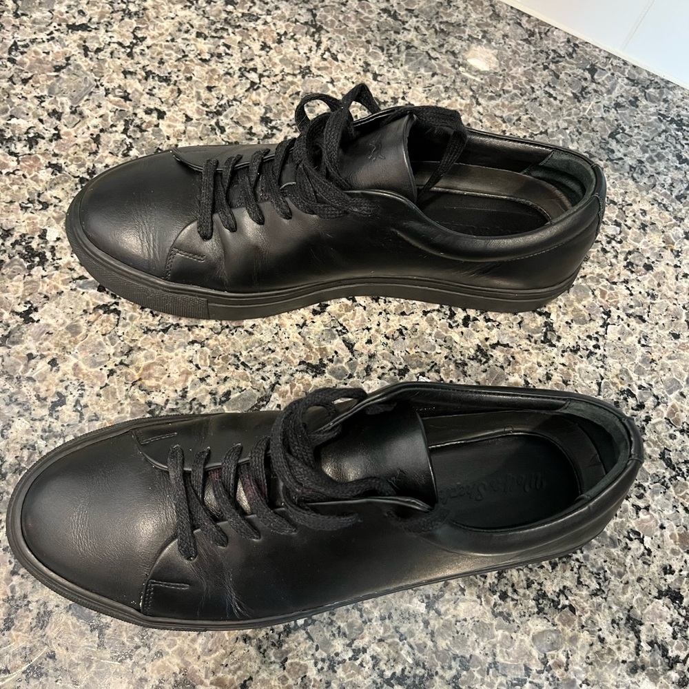 WOLF & SHEPHERD MEN’S BLACK 10.5 GLIDER SHOES IN EXCELLENT CONDITION COMFY